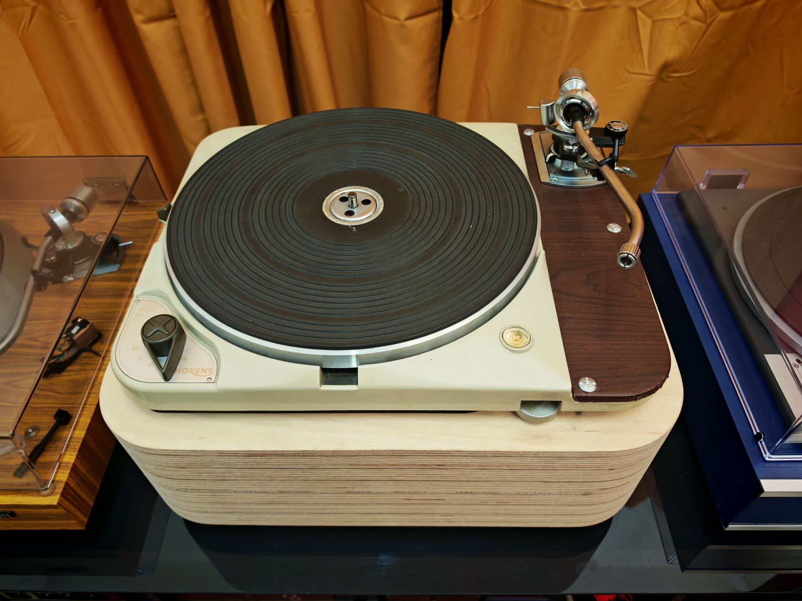 Thorens TD 124 + Acos Lustre GST 1